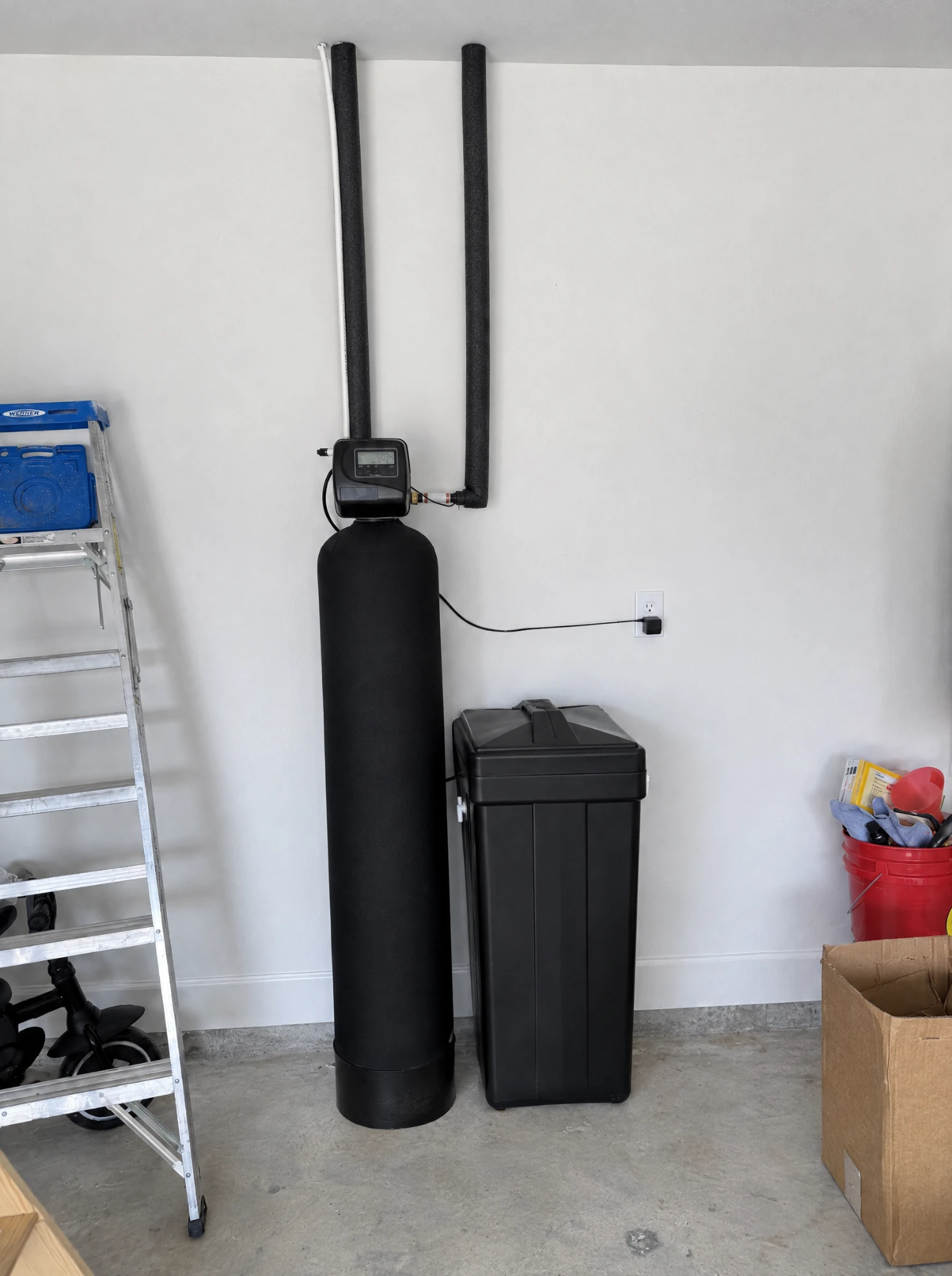 Single-tank softener
