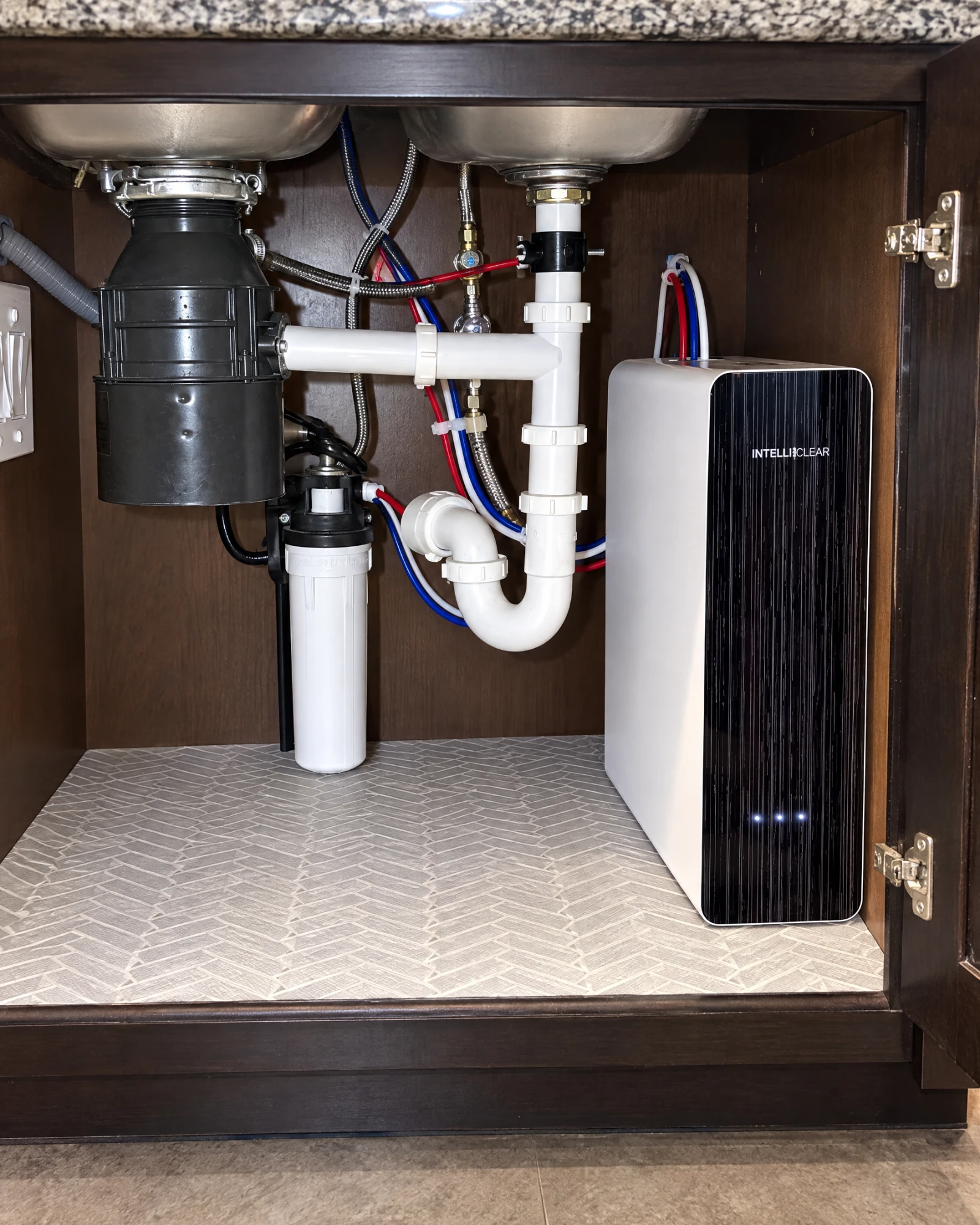 Under-sink reverse osmosis